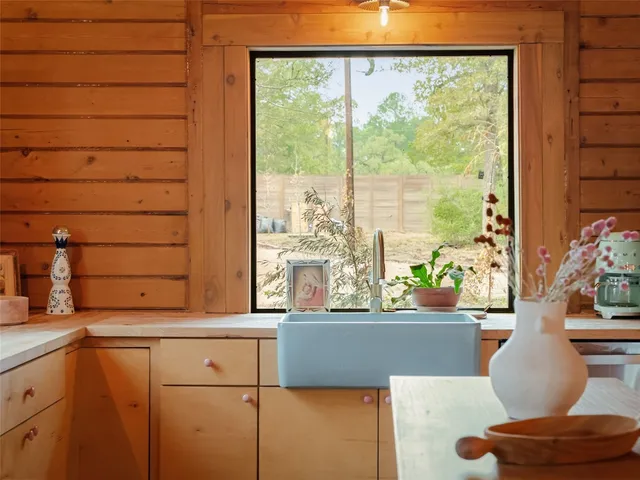 $999,000 | 127 Marina Road, Smithville, TX 78957