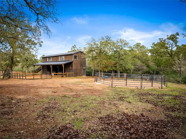 $999,000 | 127 Marina Road, Smithville, TX 78957