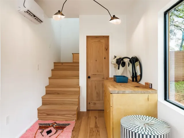 $999,000 | 127 Marina Road, Smithville, TX 78957