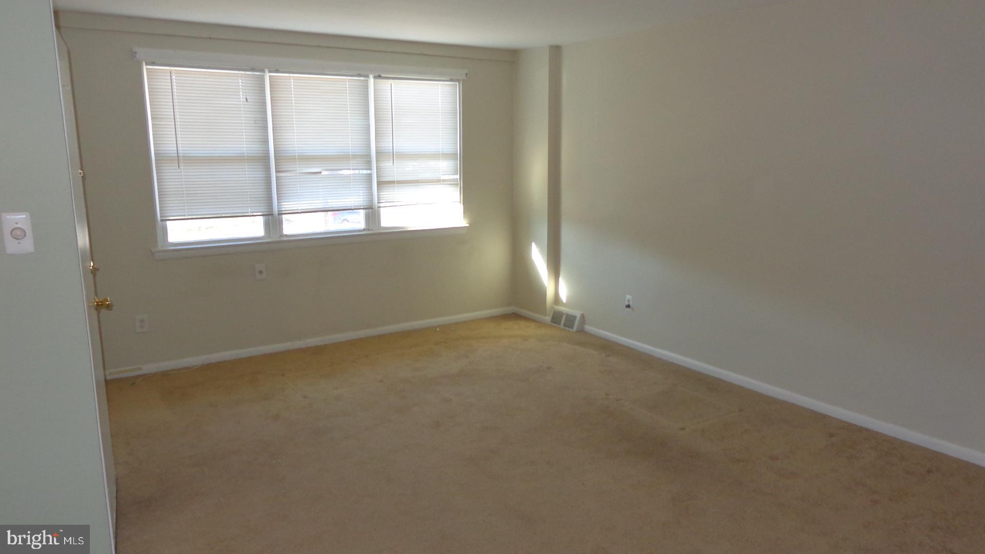 5 North Jeffrey Road Aldan, PA 19018 - Photo 11 of 28 First Floor Living Room