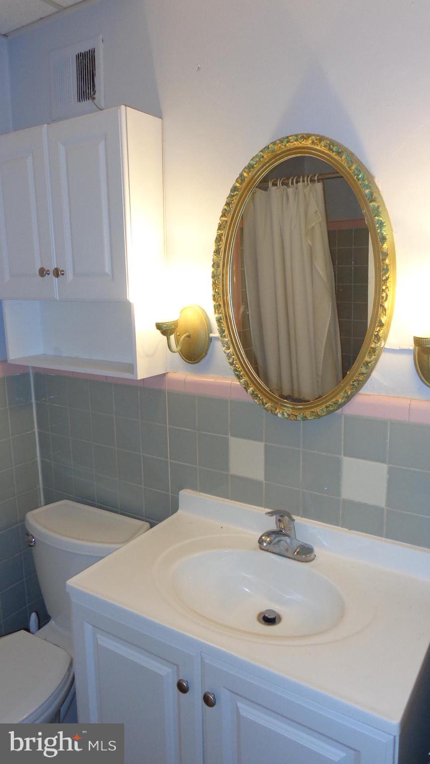 5 North Jeffrey Road Aldan, PA 19018 - Photo 12 of 28 First Floor Bath