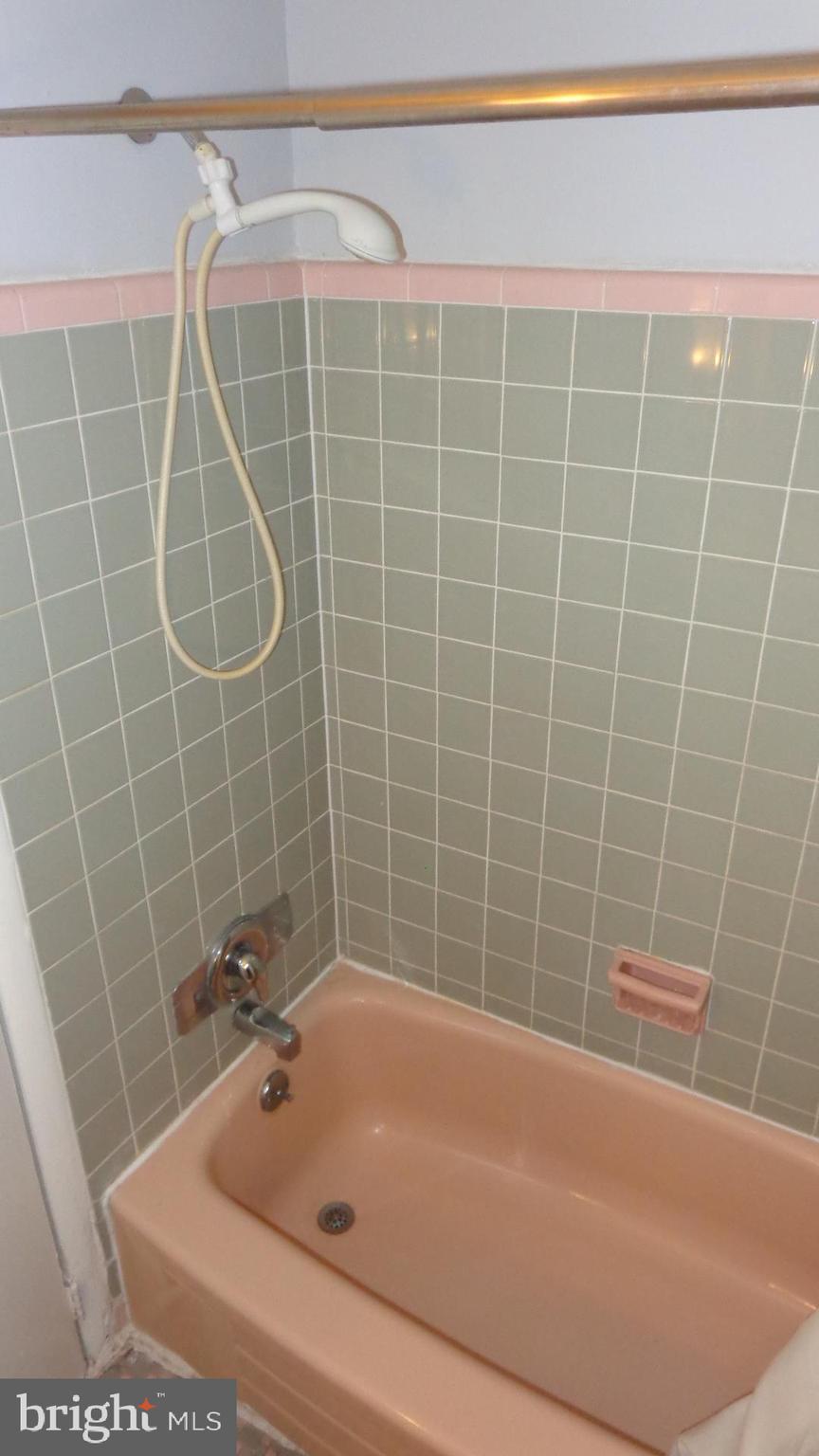 5 North Jeffrey Road Aldan, PA 19018 - Photo 13 of 28 First Floor Bath
