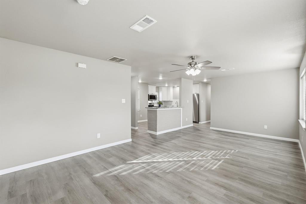 412 North Dallas Street Pilot Point, TX 76258 - Photo 13 of 32