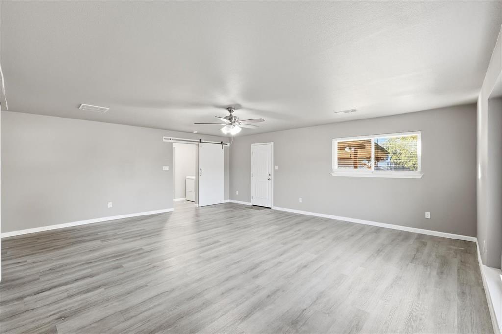 412 North Dallas Street Pilot Point, TX 76258 - Photo 15 of 32