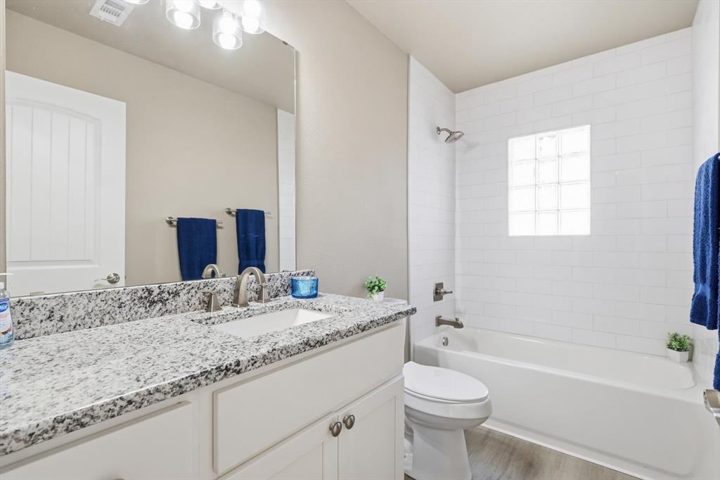 412 North Dallas Street Pilot Point, TX 76258 - Photo 16 of 32