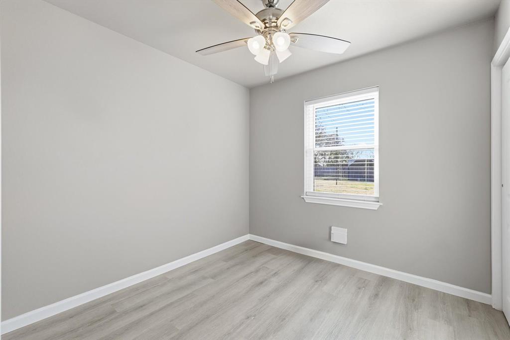 412 North Dallas Street Pilot Point, TX 76258 - Photo 23 of 32