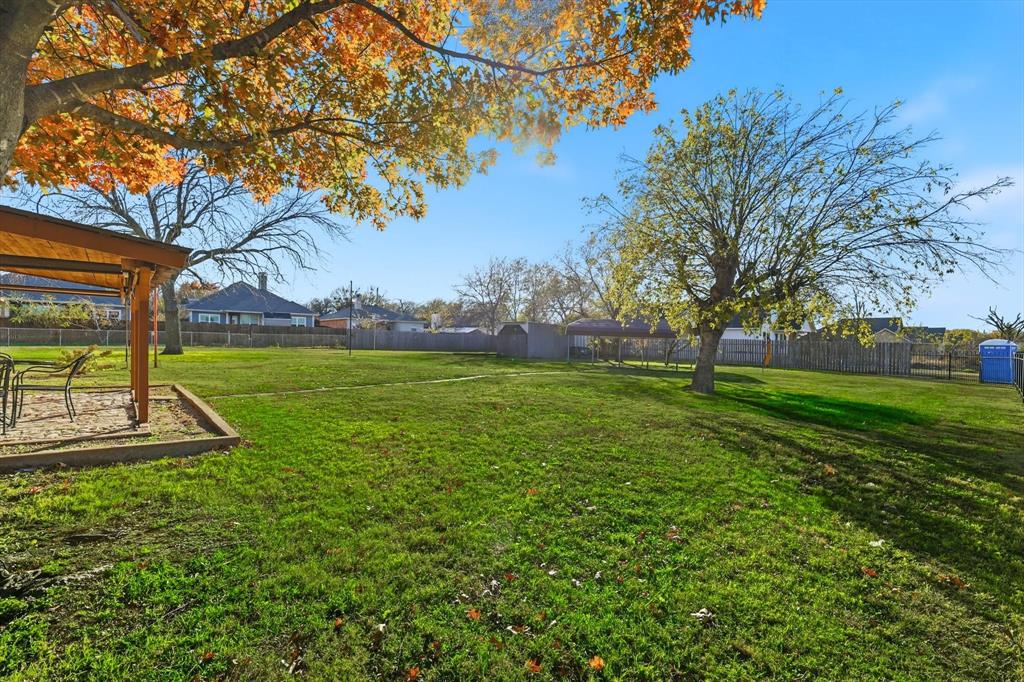 412 North Dallas Street Pilot Point, TX 76258 - Photo 24 of 32