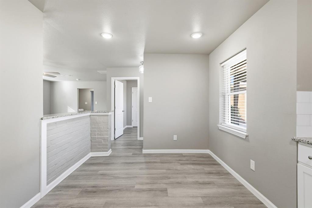 412 North Dallas Street Pilot Point, TX 76258 - Photo 10 of 32