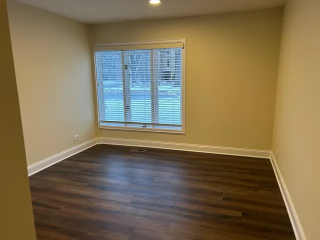 $815,000 | 1 Oak Brook Club Drive, Unit A105, Oak Brook, IL 60523