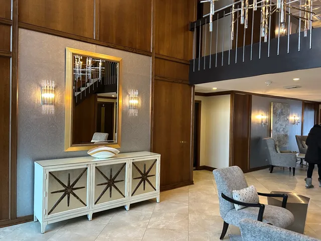 $815,000 | 1 Oak Brook Club Drive, Unit A105, Oak Brook, IL 60523