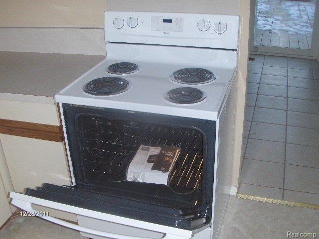 35115 Six Mile Road Livonia, MI 48152 - Photo 21 of 25 Picture 124.jpg