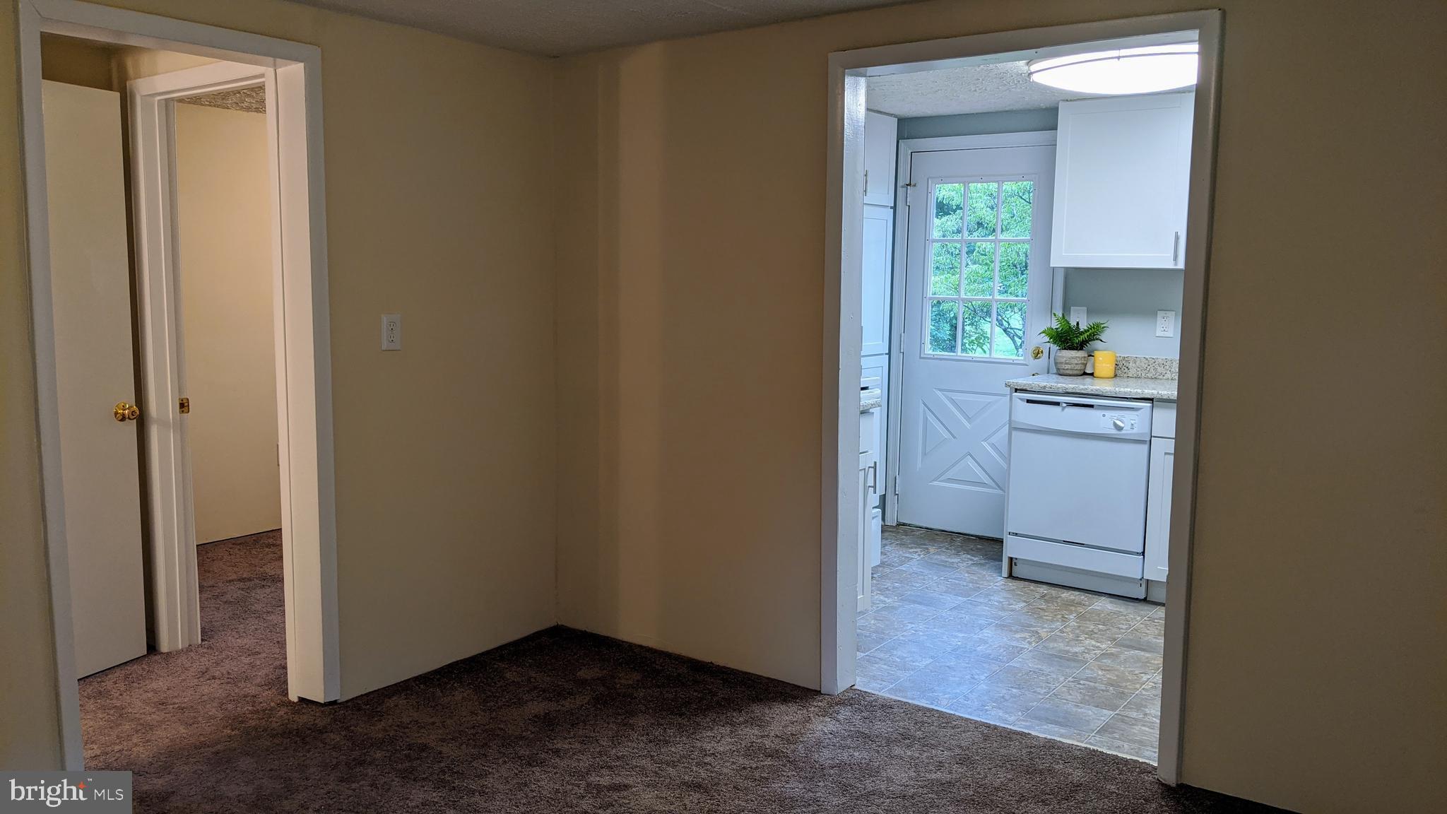 14378 Shanktown Road Reva, VA 22735 - Photo 4 of 17 Living room