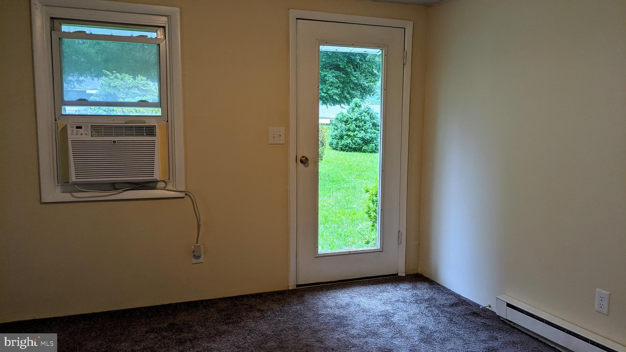 14378 Shanktown Road Reva, VA 22735 - Photo 6 of 17 Front entrance into living room