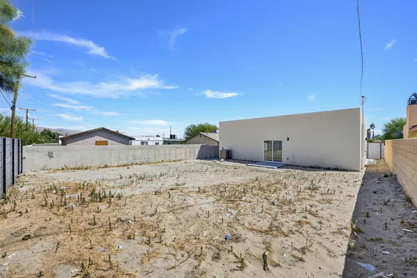 $2,600 | 66-274 Hacienda Avenue, Desert Hot Springs, CA 92240