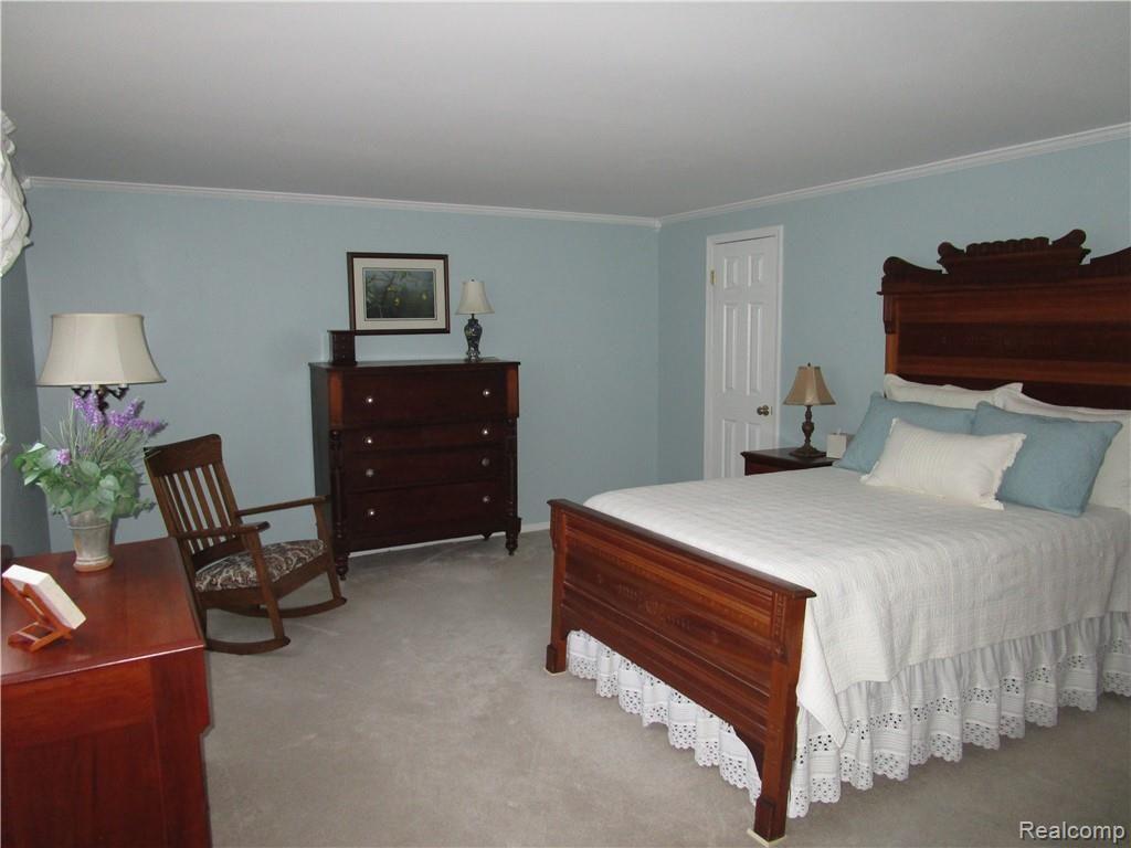16000 Riverside Drive Livonia, MI 48154 - Photo 13 of 35 IMG_8234.JPG