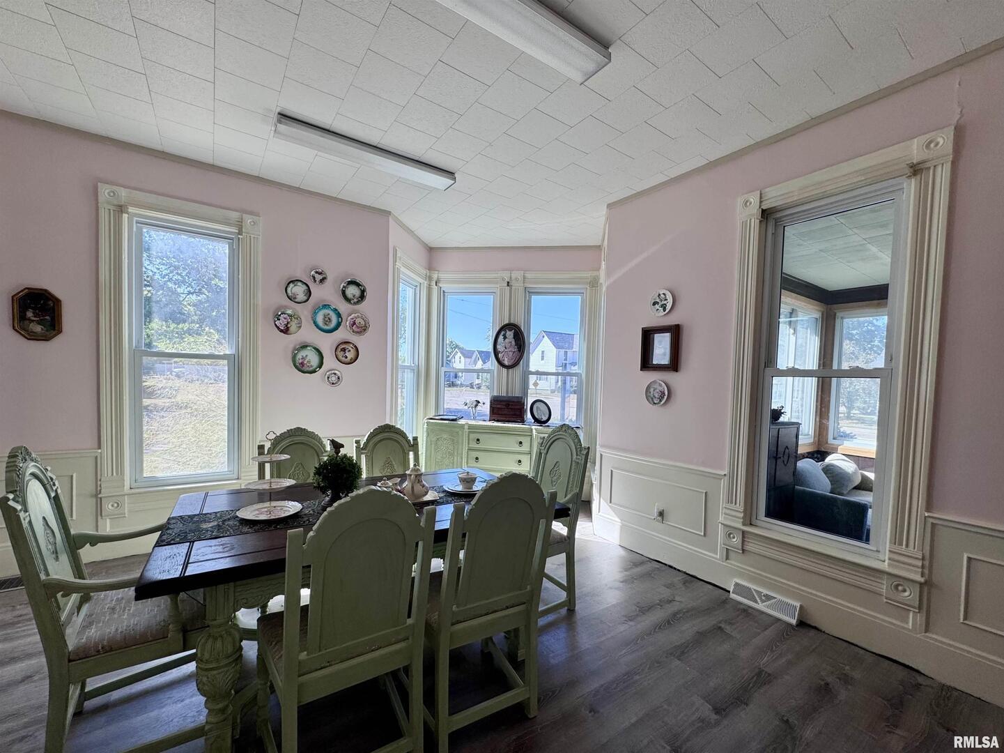1415 4th Street Fulton, IL 61252 - Photo 15 of 58 a dining room with furniture and window