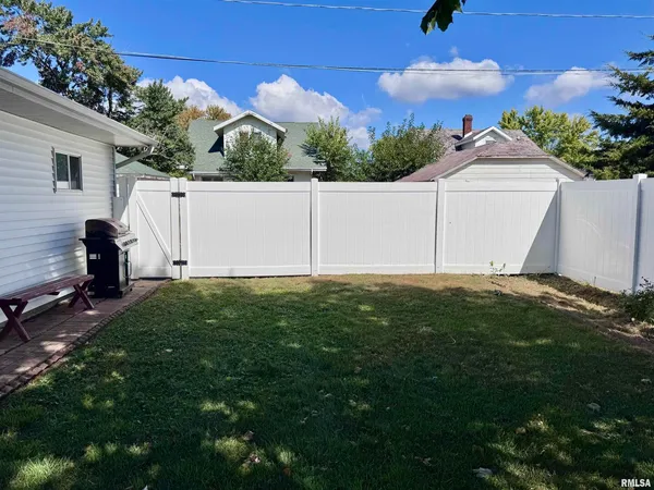 $229,900 | 1415 4th Street, Fulton, IL 61252