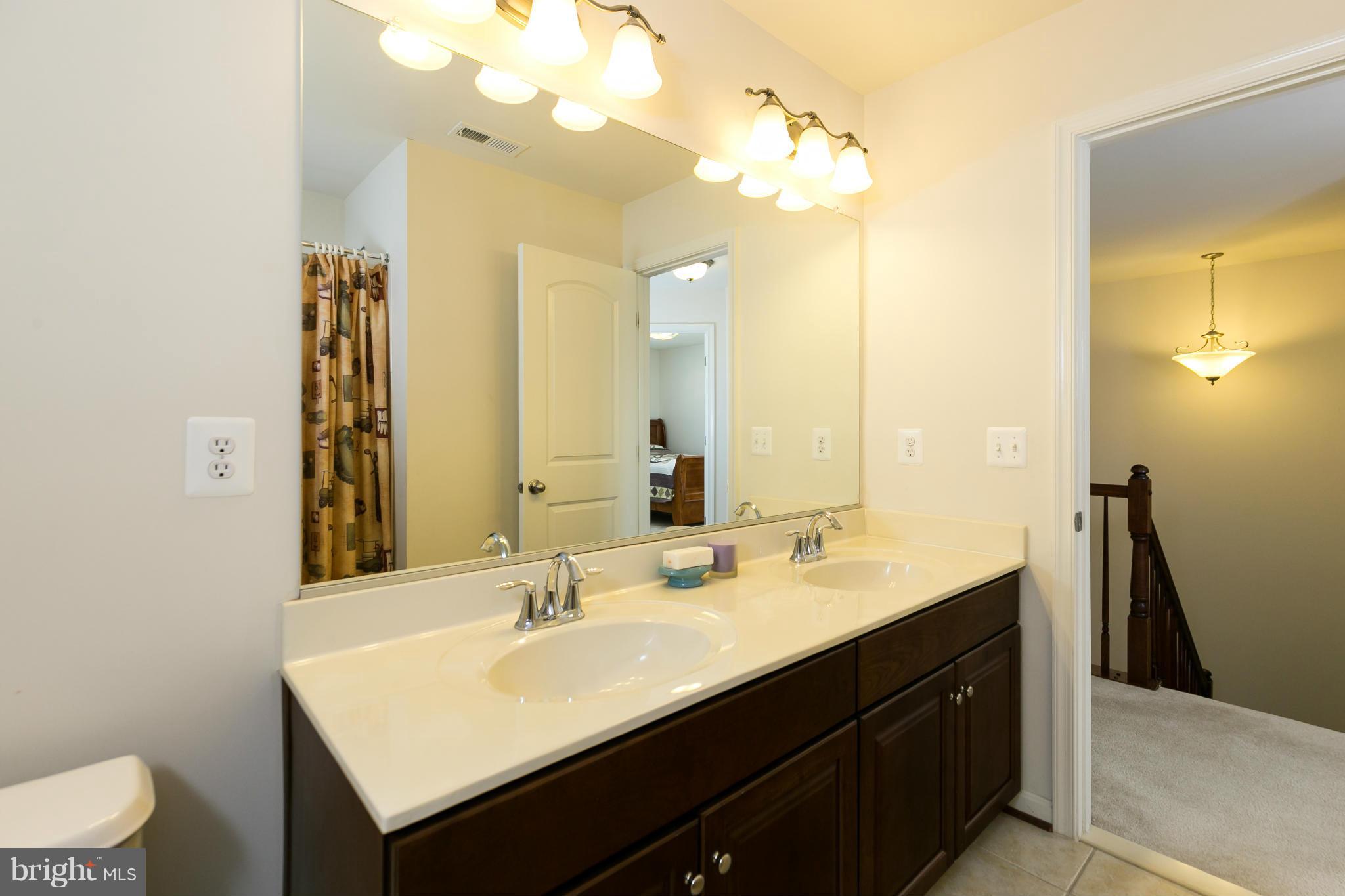 22688 Flowing Spring Square Ashburn, VA 20148 - Photo 23 of 30 Bath