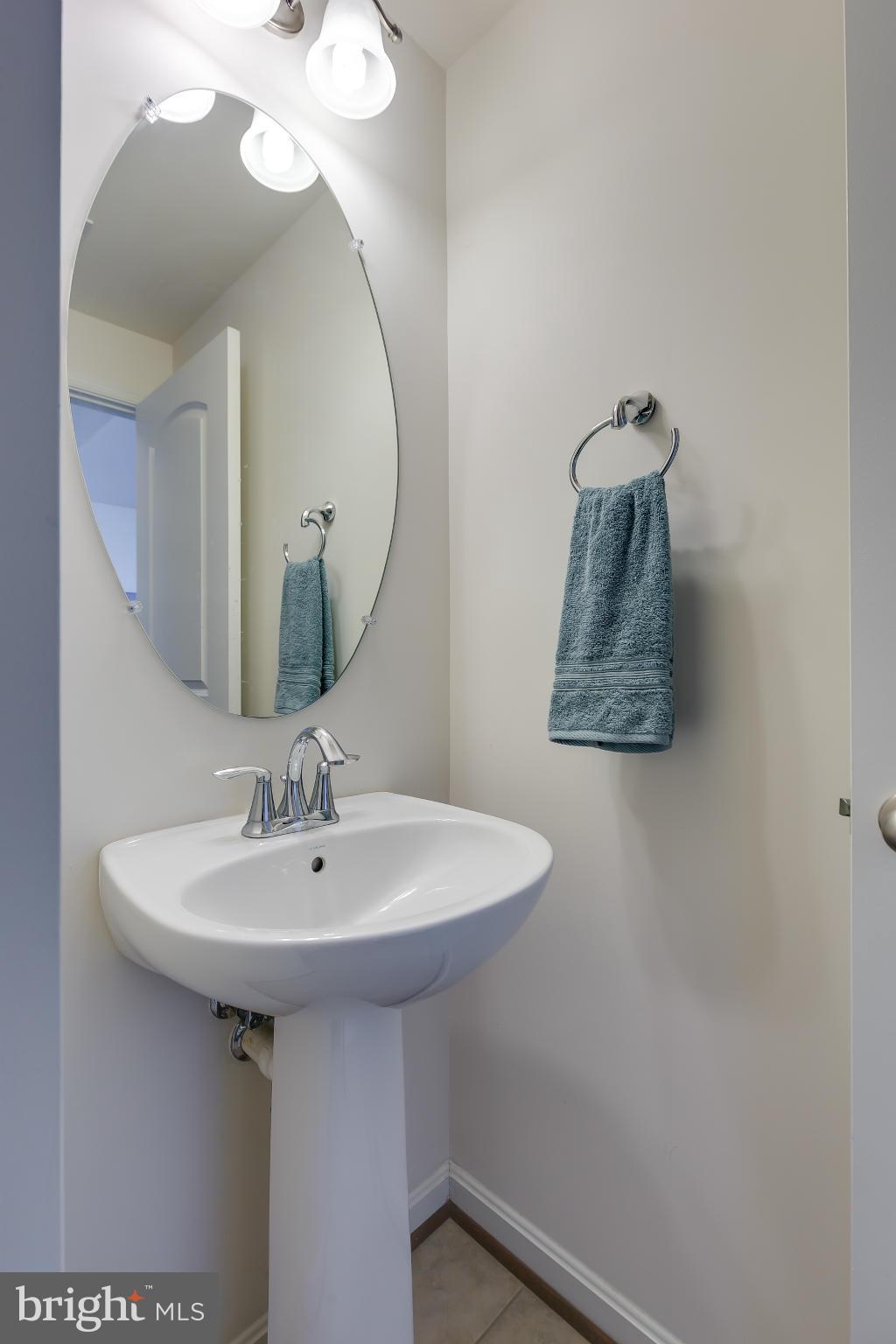 22688 Flowing Spring Square Ashburn, VA 20148 - Photo 25 of 30 Bath