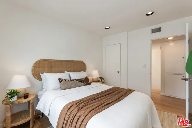 $1,250,000 | 13230 Fiji Way, Unit B, Marina del Rey, CA 90292