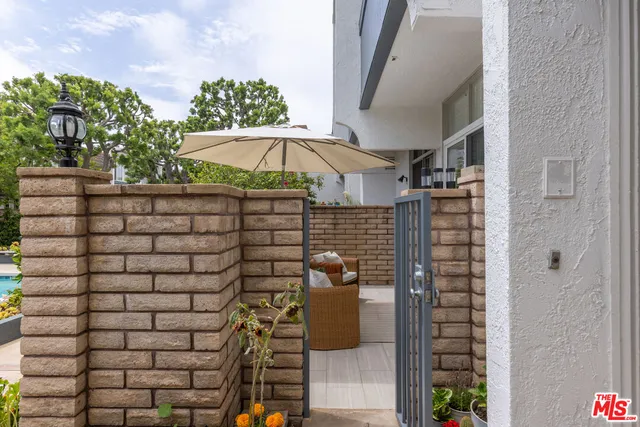 $1,250,000 | 13230 Fiji Way, Unit B, Marina del Rey, CA 90292