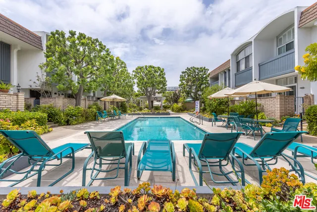 $1,250,000 | 13230 Fiji Way, Unit B, Marina del Rey, CA 90292