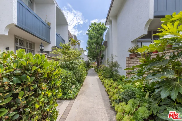 $1,250,000 | 13230 Fiji Way, Unit B, Marina del Rey, CA 90292