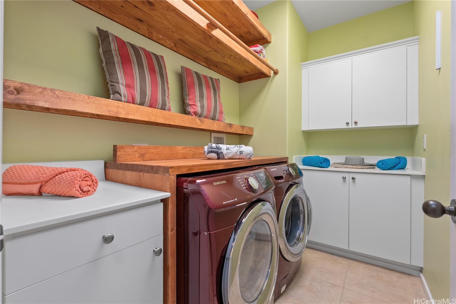 92-1096 Olani Street, Unit 132 Kapolei, HI 96707 - Photo 15 of 25 Laundry Room