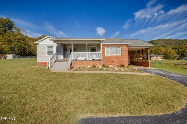 $155,000 | 185 Banjo Drive, Hiltons, VA 24258