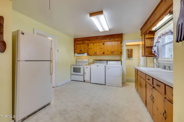 $155,000 | 185 Banjo Drive, Hiltons, VA 24258