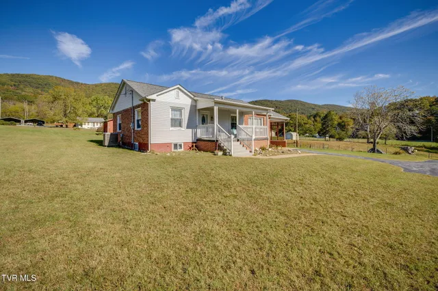 $155,000 | 185 Banjo Drive, Hiltons, VA 24258