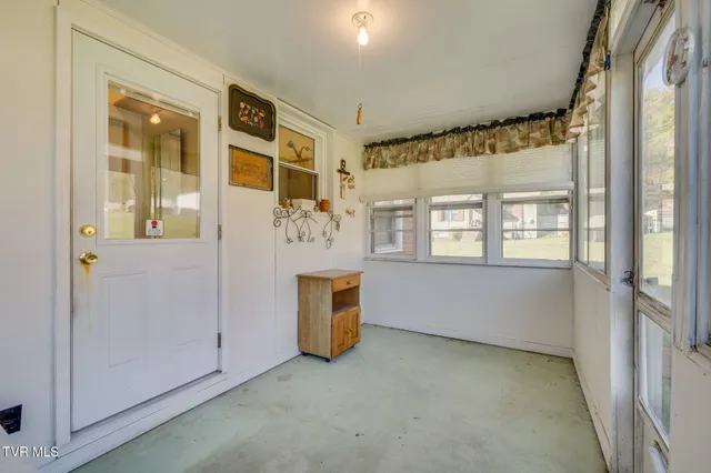 $155,000 | 185 Banjo Drive, Hiltons, VA 24258