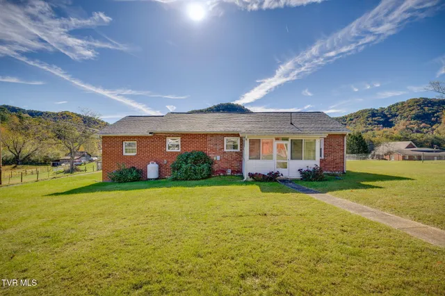 $155,000 | 185 Banjo Drive, Hiltons, VA 24258