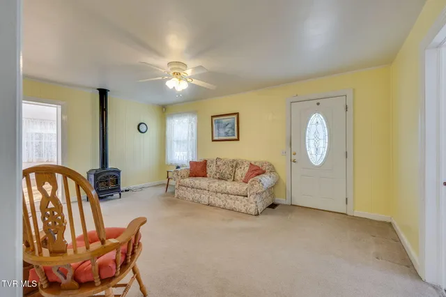 $155,000 | 185 Banjo Drive, Hiltons, VA 24258