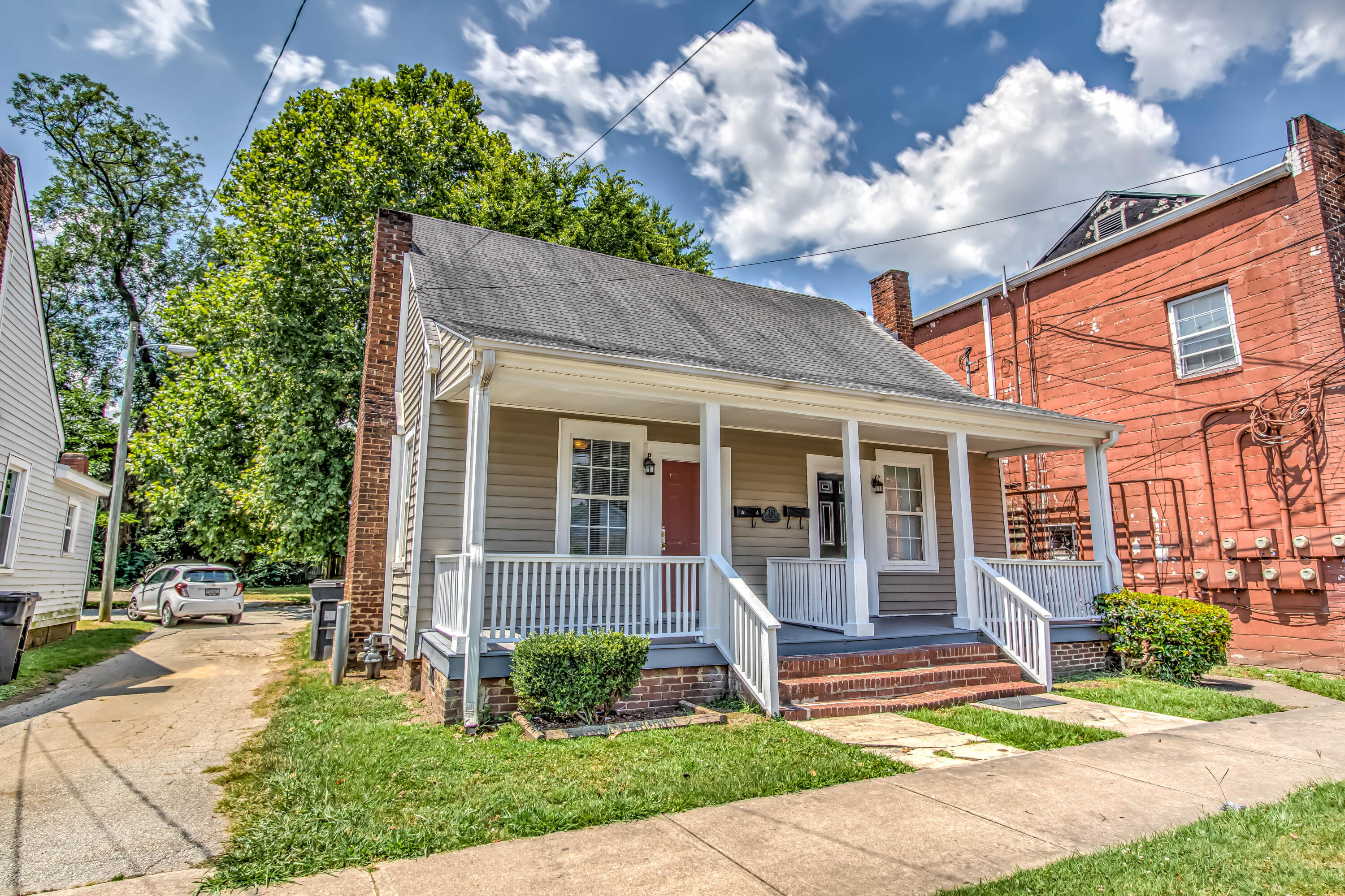 262 Walker Street Augusta, GA 30901 - Photo 2 of 25 Walker St, 262, Exterior-2