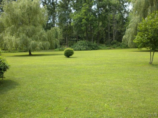 422 Garden Circle Bath, PA 18014 - Photo 5 of 6 Gallery Image 5