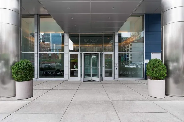 $1,949,000 | 247 West 46th Street, Unit 3205 | Theater District