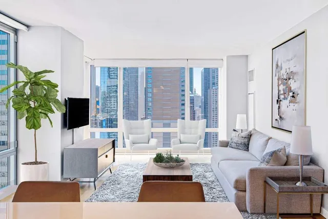 $1,949,000 | 247 West 46th Street, Unit 3205 | Theater District