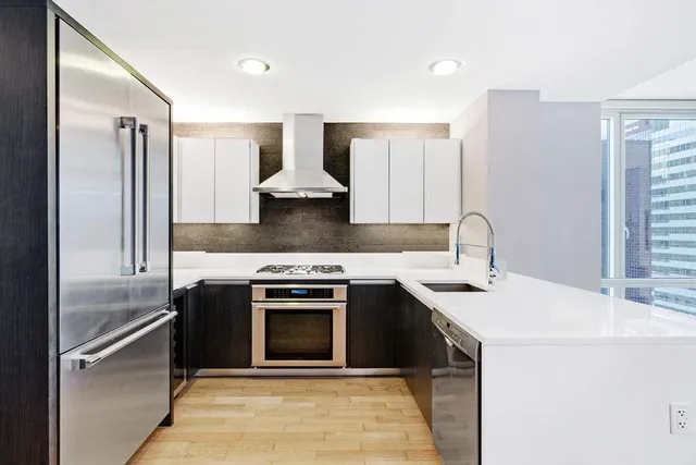 $1,949,000 | 247 West 46th Street, Unit 3205 | Theater District