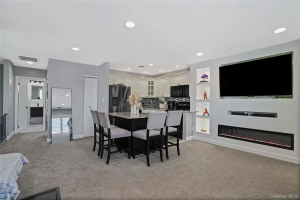 $318,000 | 825 South Ocean Avenue, Unit 2, Freeport, NY 11520