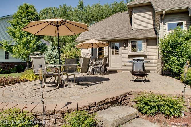 4293 Burke Road Newport, MI 48166 - Photo 7 of 36 Elevated brick paver patio
