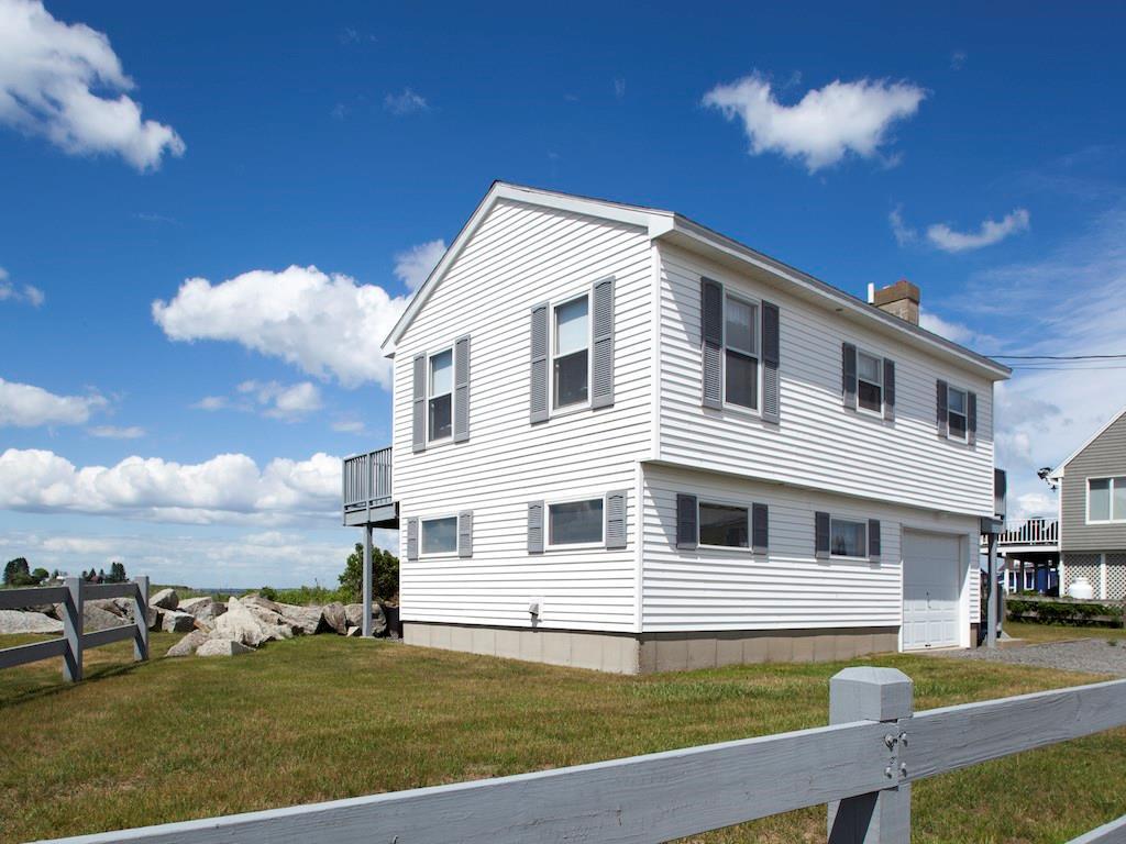 235 Hills Beach Road Biddeford, ME 04005 - Photo 4 of 20 Side lawn and front of house.