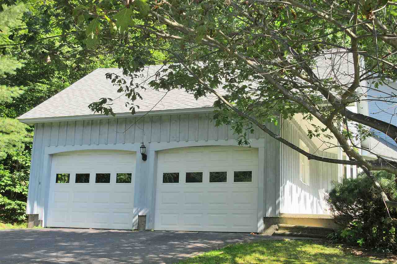 617 Colonial Drive Rutland Town, VT 05701 - Photo 3 of 15