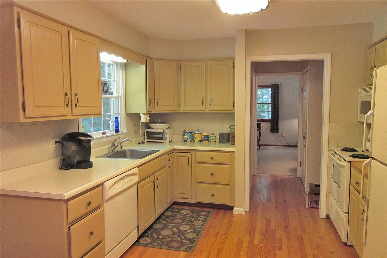 617 Colonial Drive Rutland Town, VT 05701 - Photo 7 of 15