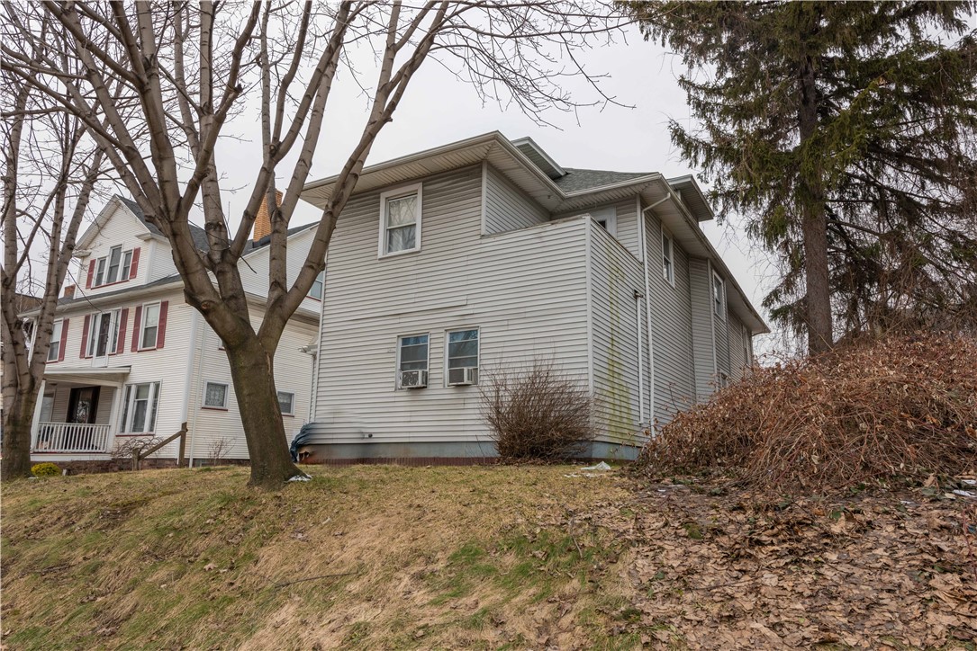 911 Lake Avenue Rochester, NY 14613 - Photo 2 of 18