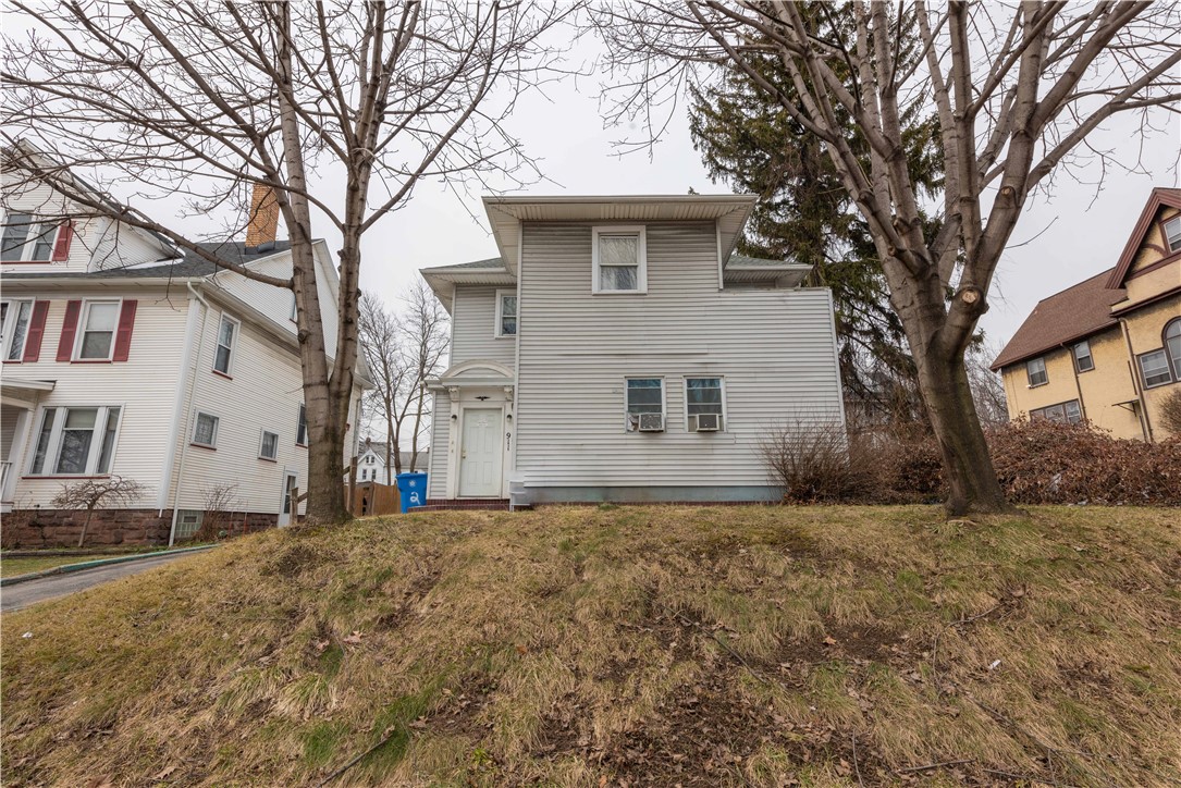 911 Lake Avenue Rochester, NY 14613 - Photo 3 of 18