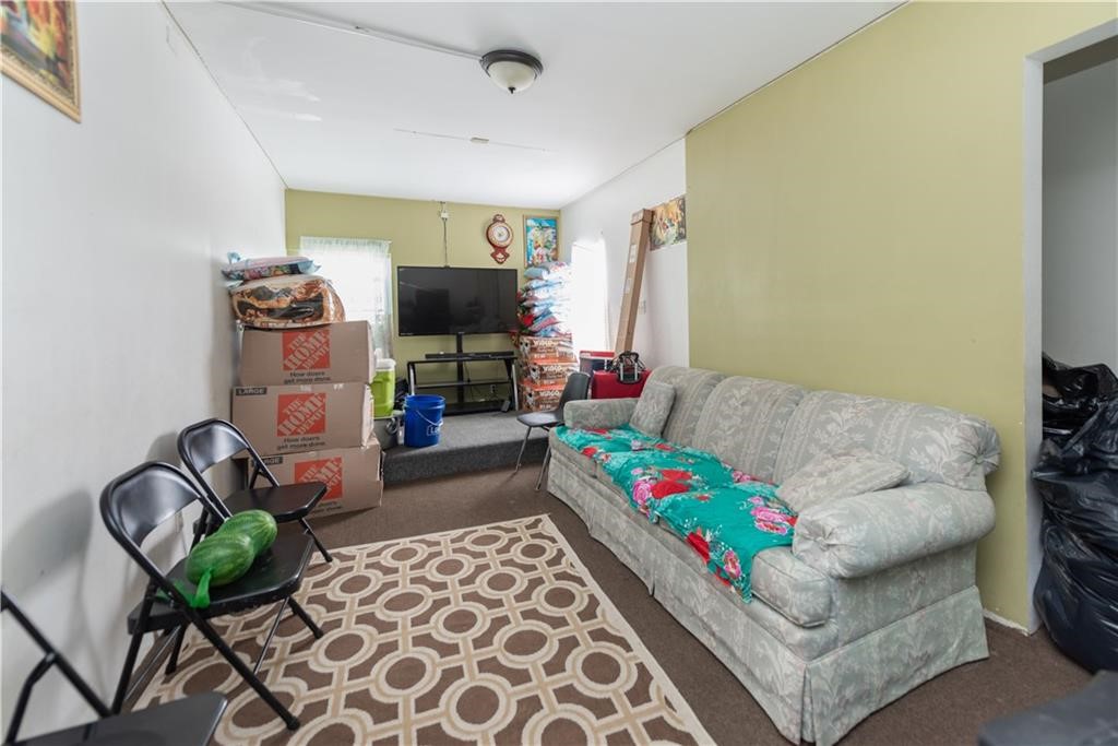 911 Lake Avenue Rochester, NY 14613 - Photo 10 of 18