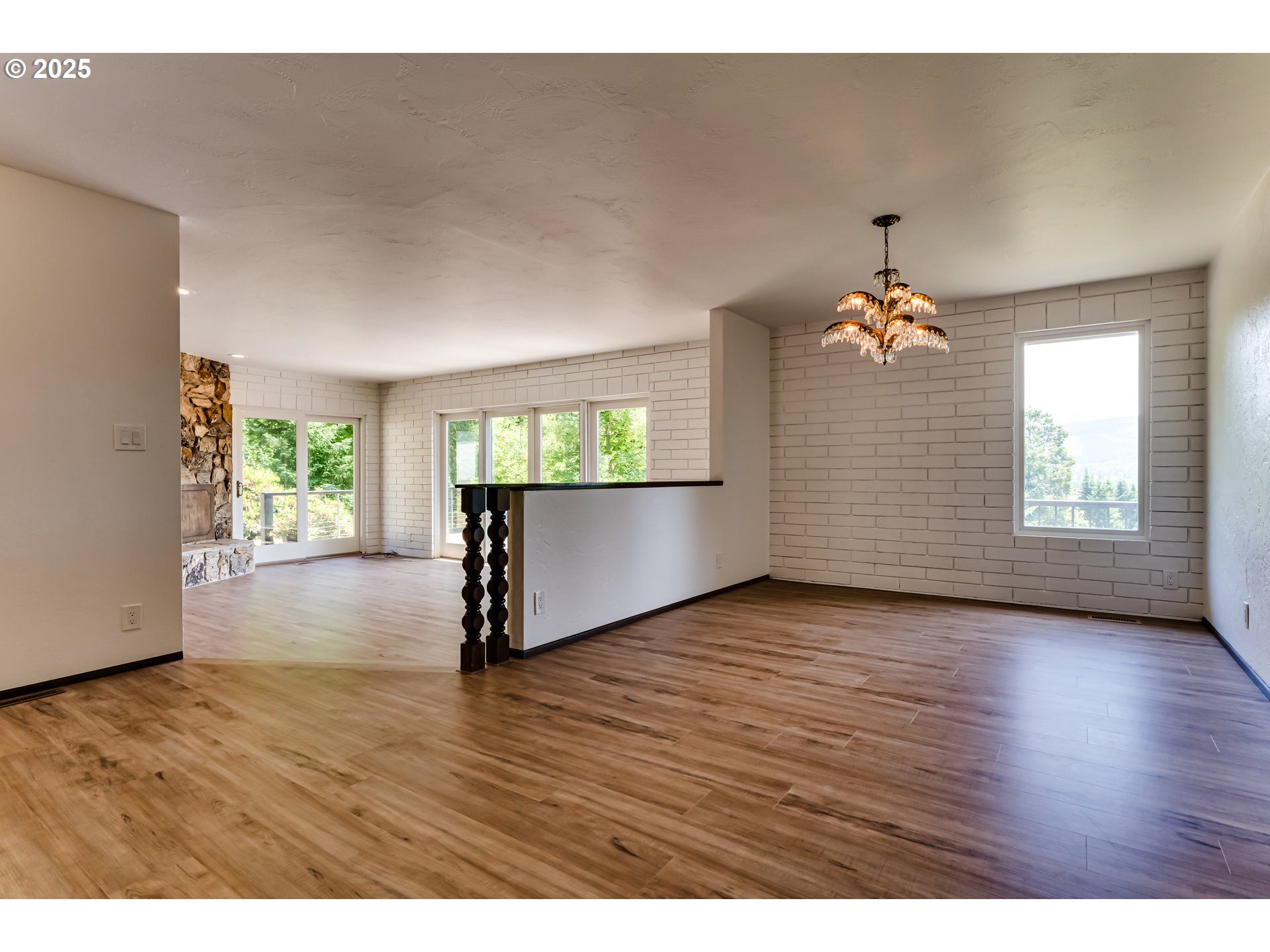 36555 McGowan Creek Road Springfield, OR 97478 - Photo 21 of 41 Dining Room