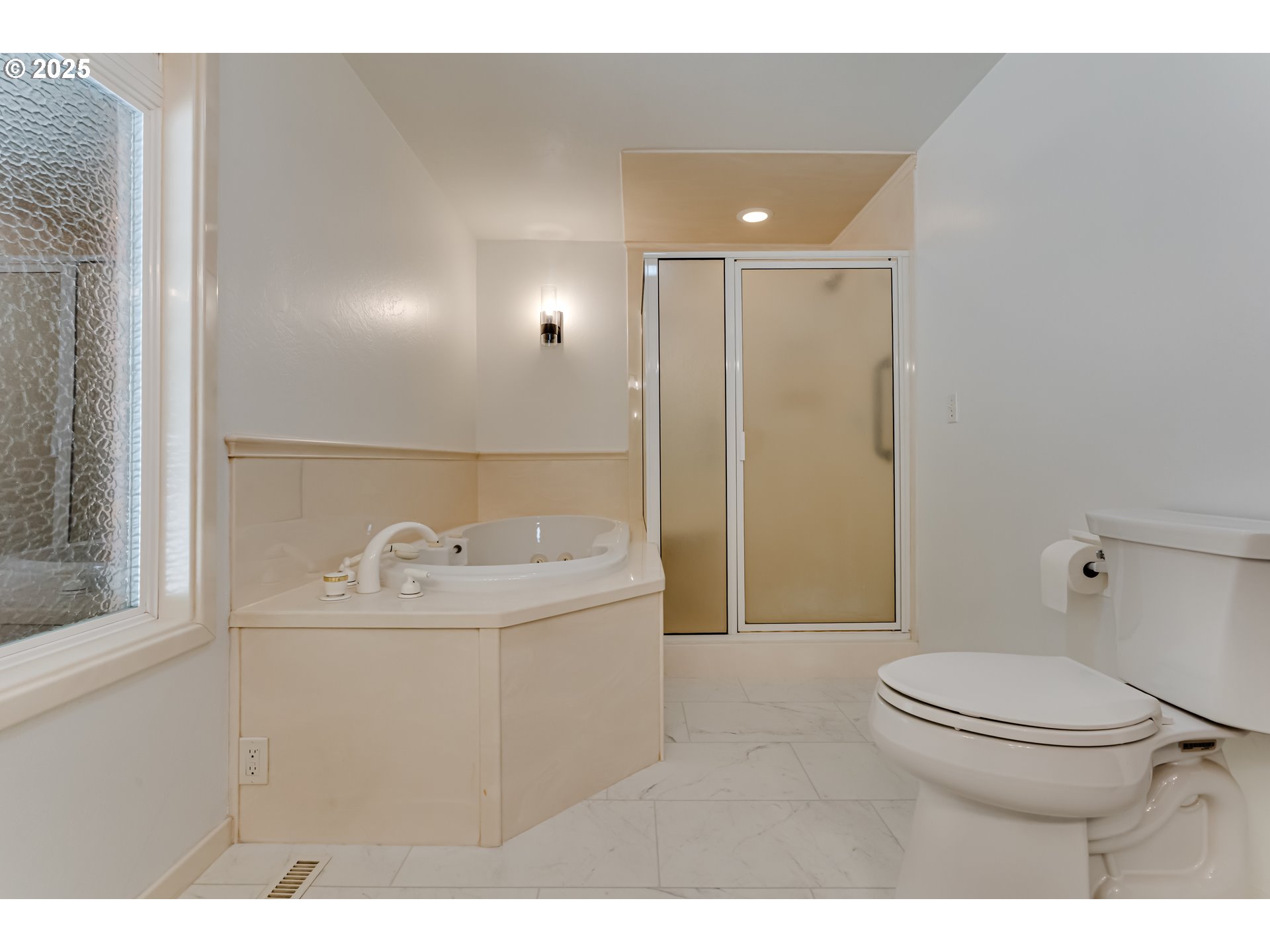 36555 McGowan Creek Road Springfield, OR 97478 - Photo 33 of 41 Bathroom