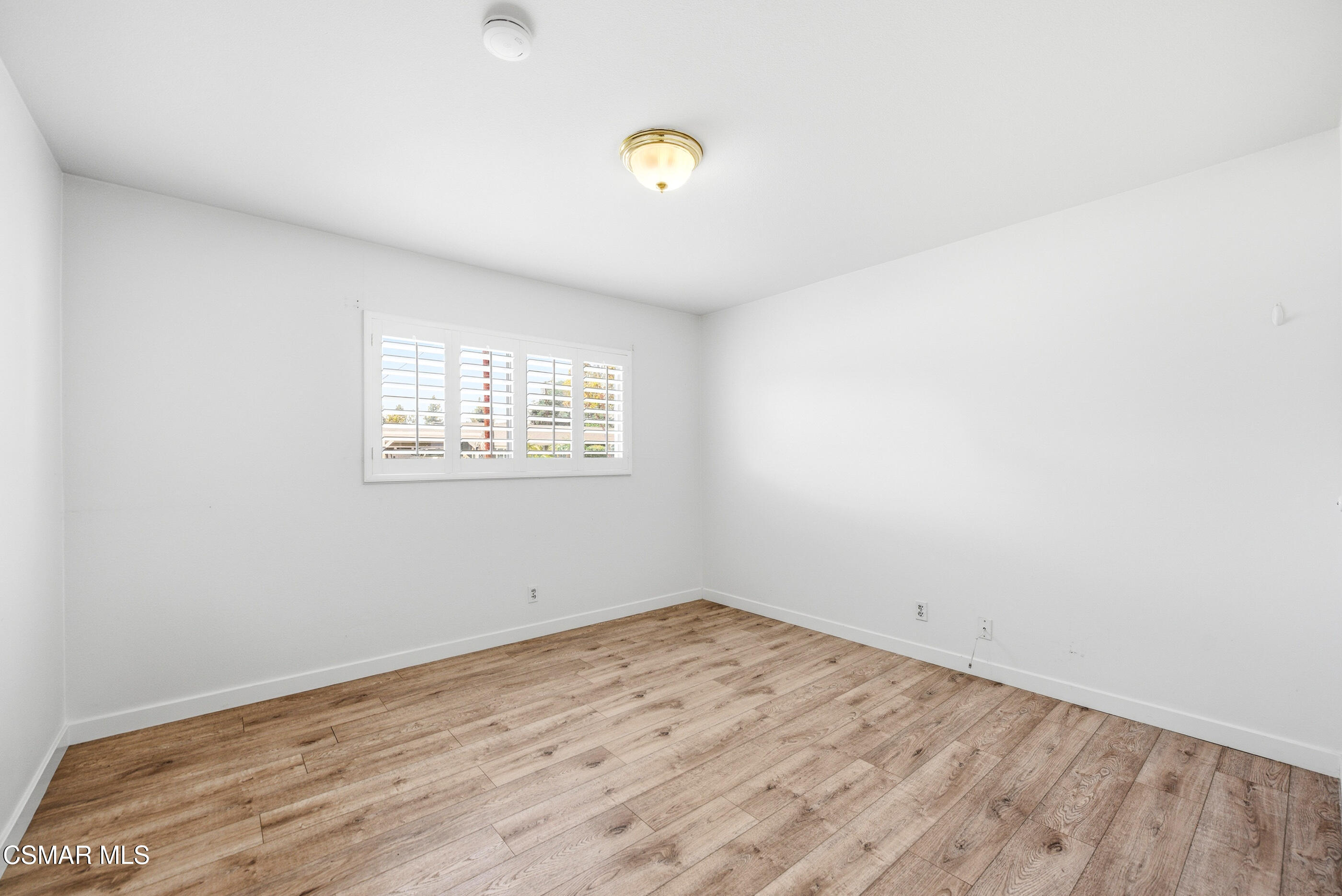 1870 Burch Avenue Simi Valley, CA 93063 - Photo 11 of 22 21.5
